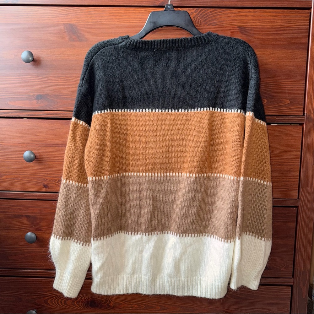 Colorblock Patchwork Crewneck Sweater | Size Medium | Like New - Picture 4 of 5